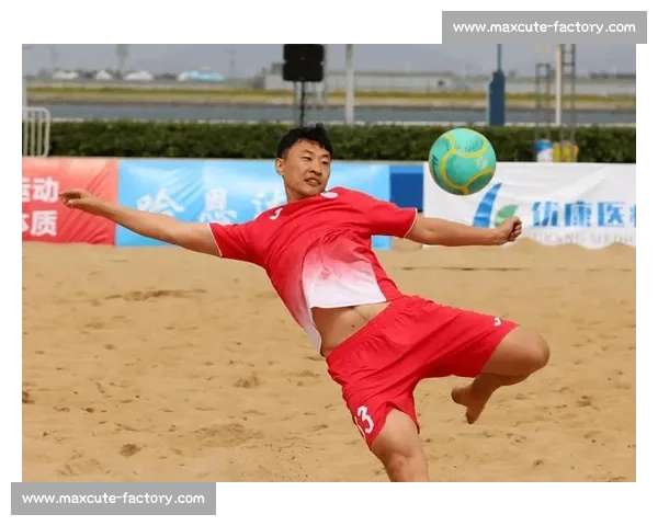 激情飞扬的沙滩足球盛宴点燃夏日运动热潮