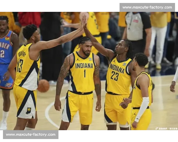 突破防线的篮球得分后卫引领赛场攻防节奏新策略